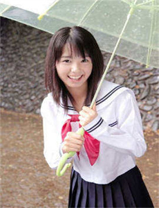 《欧美房肏屄视频-地铁蓝衣少女》