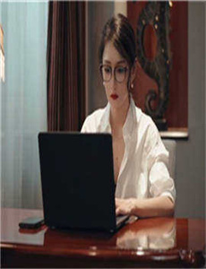 《逆转女王国语版全集-adc在线播放》